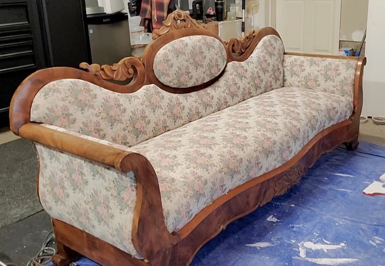 How to Makeover a Victorian Antique Sofa with Chalk Paint.