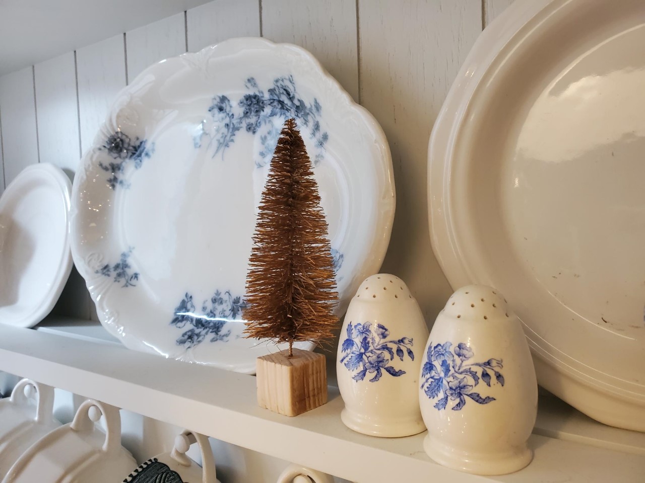 How to Decorate Vintage Ironstone for Christmas