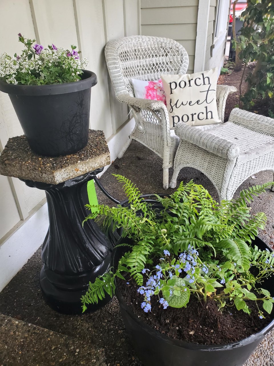 7 Simple Steps to Makeover Your Front Porch for Summer