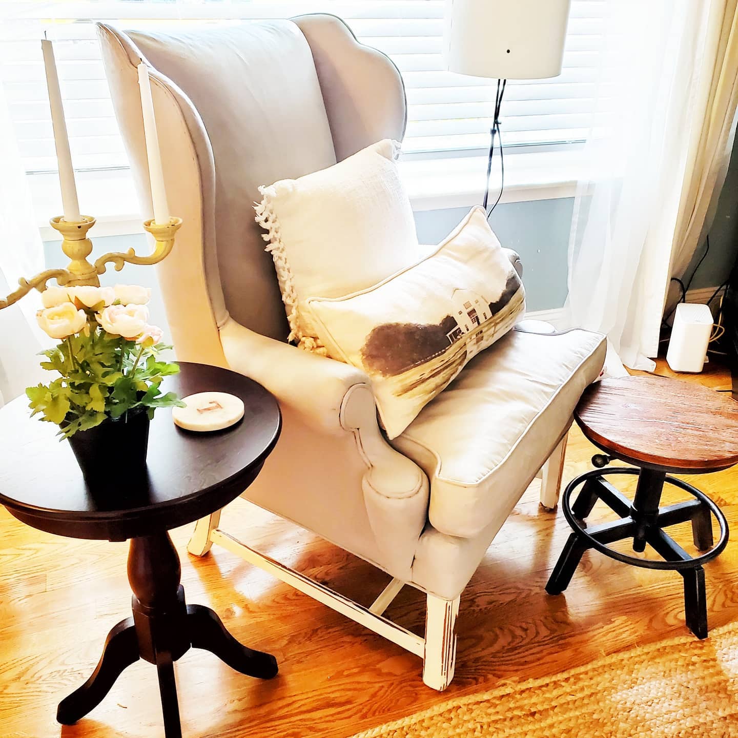 How to Paint a Fabric Chair