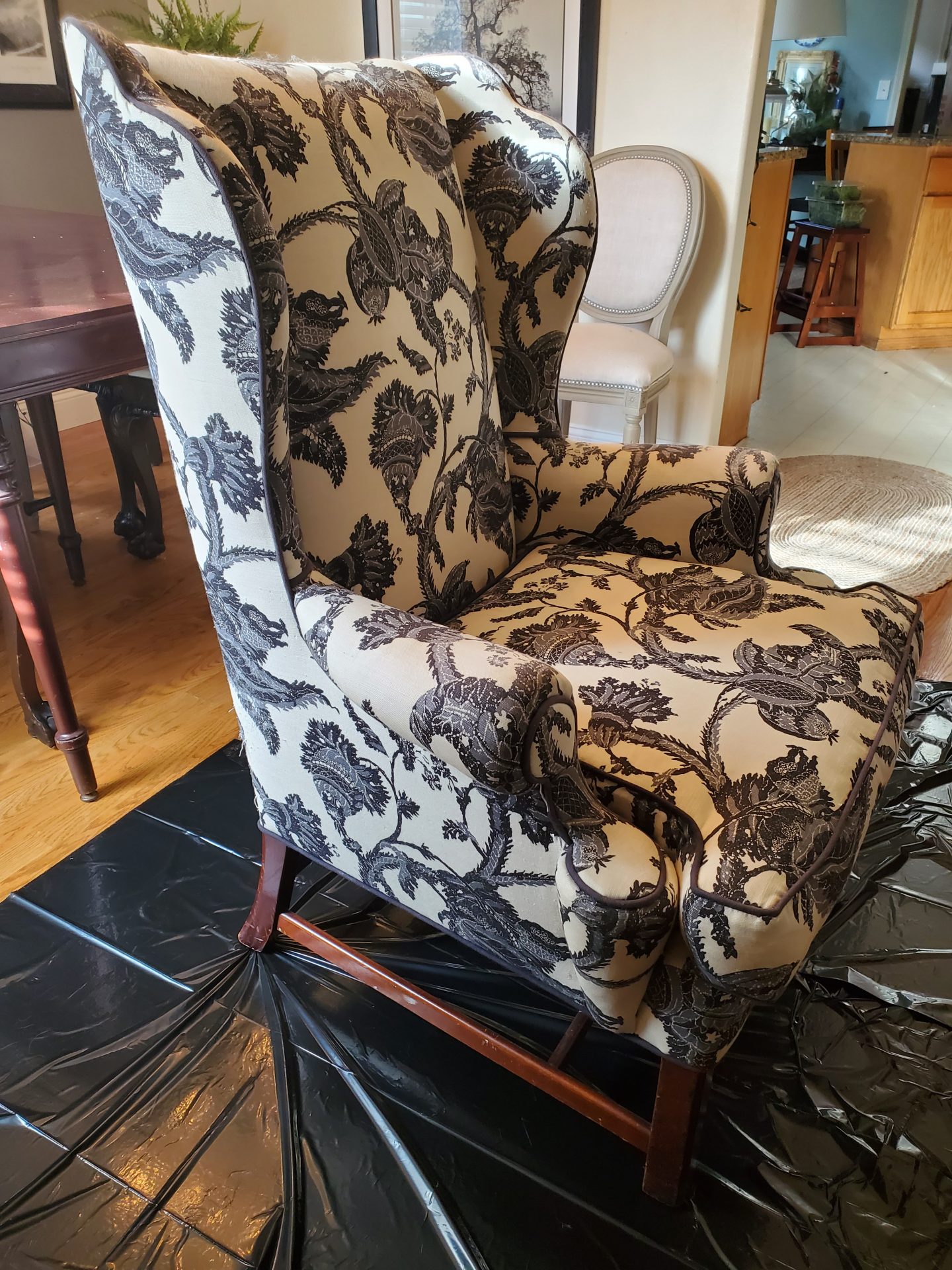 How to Give Life to Ugly Upholstered Furniture