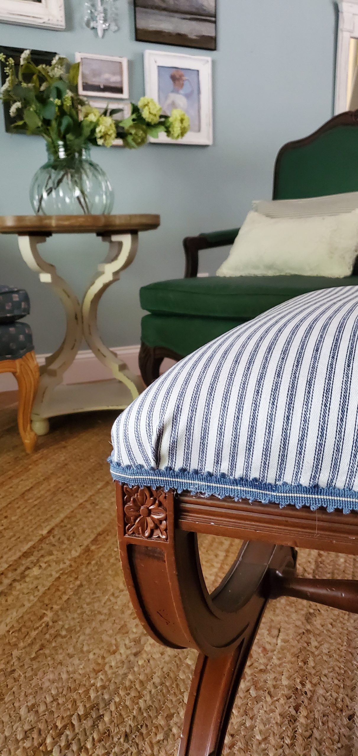 Quick Tutorial on How to Upholster a Footstool