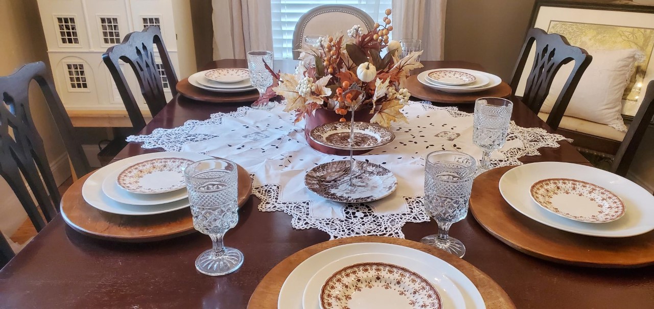 4 Easy Steps on How to Make a Fall Centerpiece